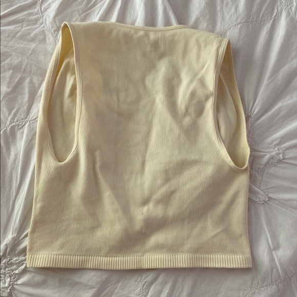 ⭐️Free People Deep Plunge Seamless Top⭐️ - Picture 3 of 4